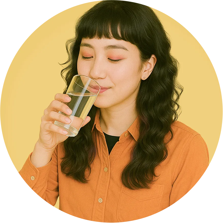 イメージ：水を飲んでいる女性