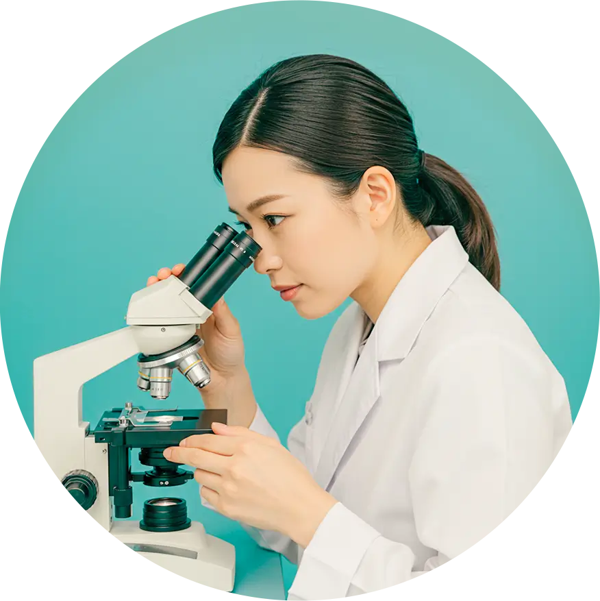 イメージ：水を飲んでいる女性